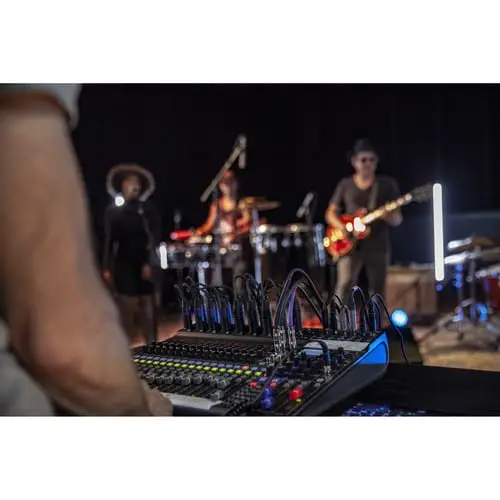 رکوردر زوم Zoom LiveTrak L-20 - 20-Input Digital Mixer - Image 8